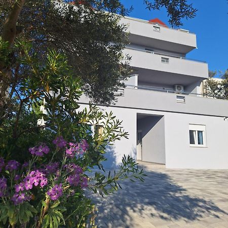 Apartments Miki 2 Novalja Exterior foto