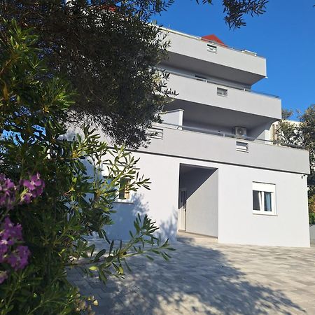 Apartments Miki 2 Novalja Exterior foto