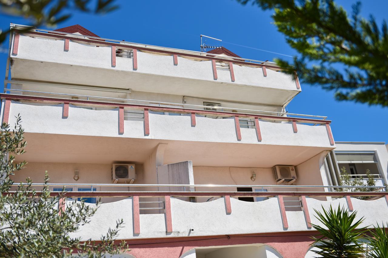 Apartments Miki 2 Novalja Exterior foto
